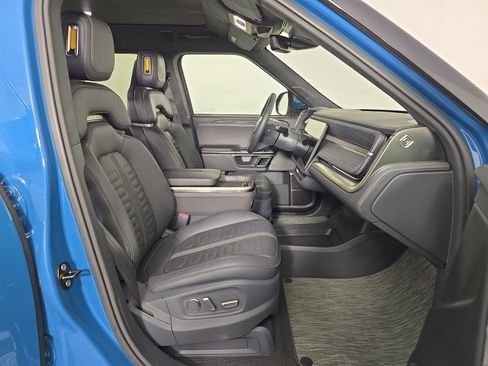 Used 2022 Rivian R1T Adventure image 23