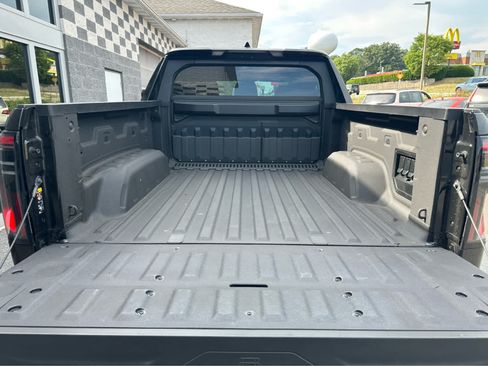 Used 2025 GMC Sierra EV Denali AWD/4WD image 13
