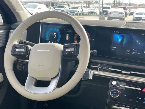 Used 2025 Hyundai Santa Fe SEL image 37