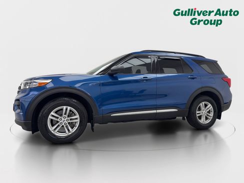 Used 2020 Ford Explorer XLT AWD/4WD image 2