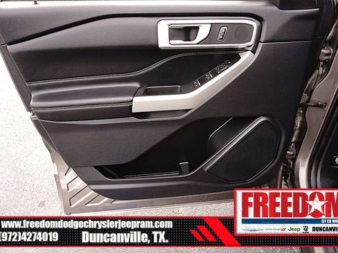 Used 2021 Ford Explorer XLT image 40