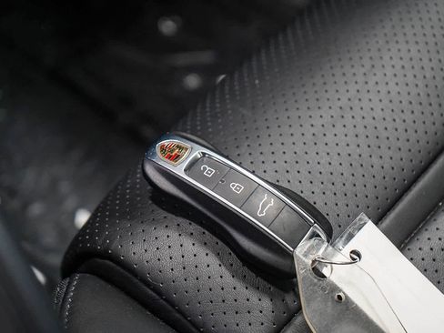 Certified 2022 Porsche Cayenne AWD/4WD image 29