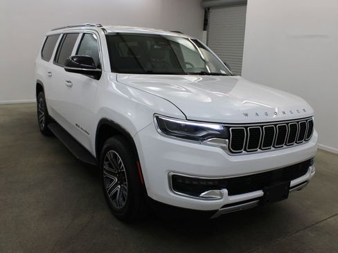 Used 2024 Jeep Wagoneer L Series II image 6