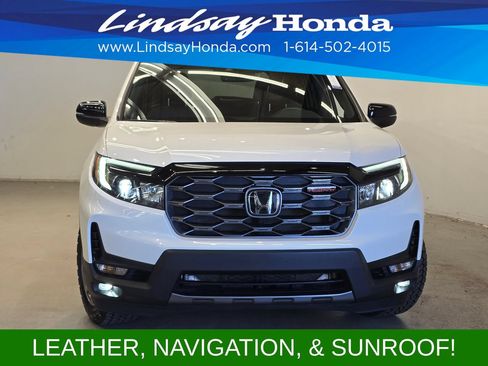 Used 2024 Honda Passport TrailSport image 2