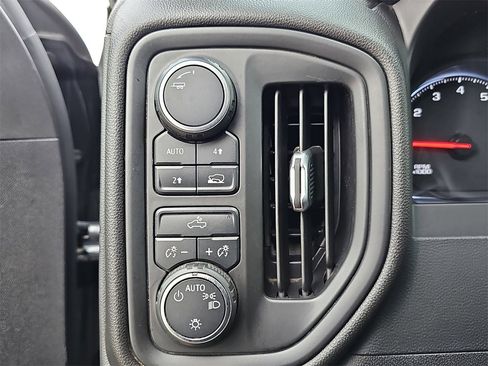 Used 2020 Chevrolet Silverado 1500 Custom w/ Custom Value Package image 22