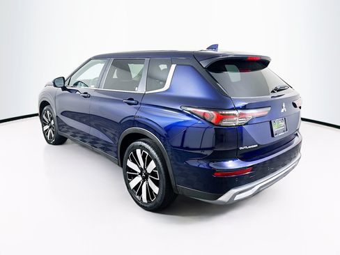 Used 2025 Mitsubishi Outlander SE FWD image 5