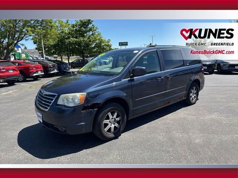 Used 2008 Chrysler Town & Country Touring FWD image 16