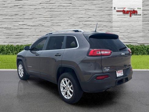 Used 2018 Jeep Cherokee Latitude Plus w/ Cold Weather Group image 3