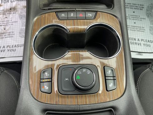 Used 2023 GMC Acadia SLE w/ Driver Convenience Package image 26