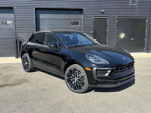 New 2026 Porsche Macan AWD/4WD image 12