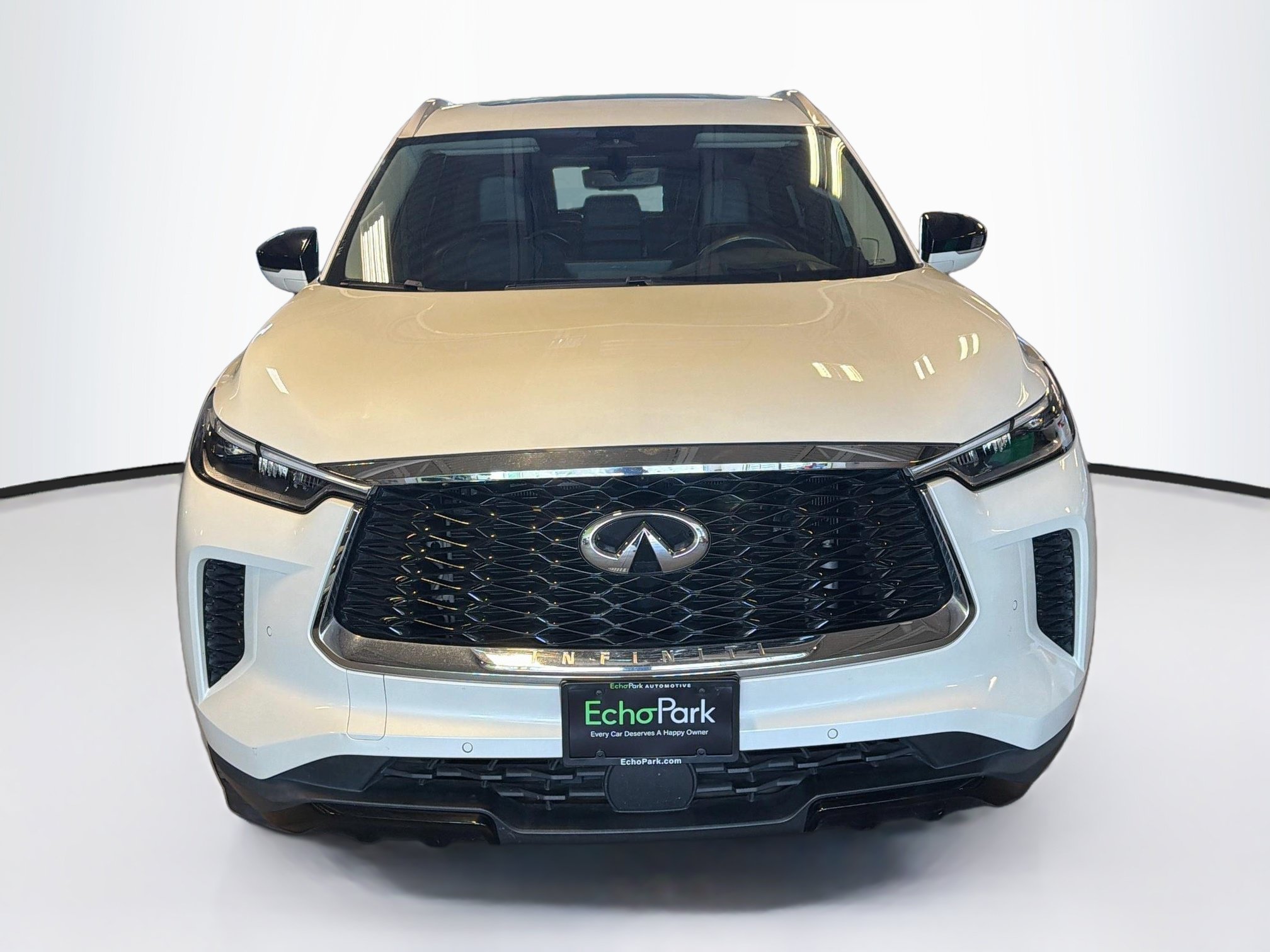 Used 2023 INFINITI QX60 Luxe w/ Vision Package AWD/4WD image 2