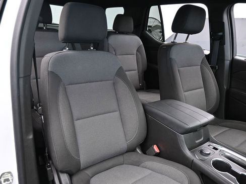 Used 2023 Chevrolet Traverse LT image 43