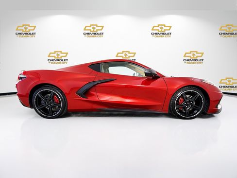 Used 2021 Chevrolet Corvette Stingray Premium Cpe w/ Engine Appearance Package RWD image 9