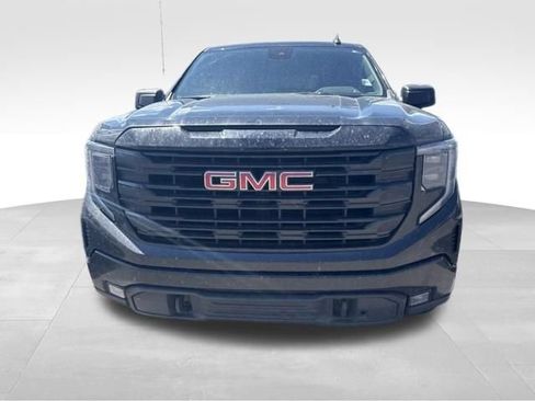 Used 2022 GMC Sierra 1500 Elevation w/ X31 Off-Road Package AWD/4WD image 4