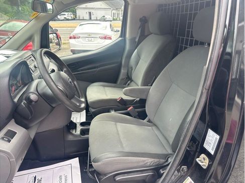 Used 2013 Nissan NV200 S w/ Back Door Glass Pkg FWD image 15