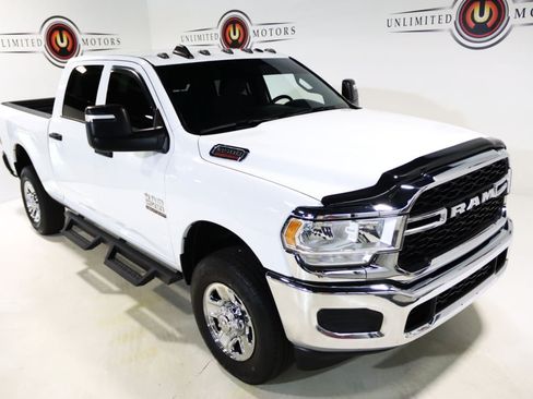 Used 2024 RAM 2500 Tradesman w/ Chrome Appearance Group AWD/4WD image 24