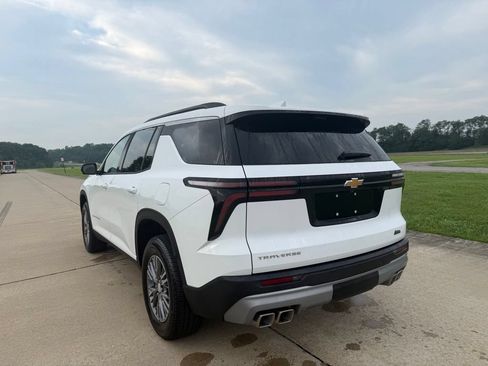 Used 2026 Chevrolet Traverse LT w/ Driver Confidence Package FWD image 9