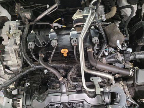 Used 2025 Nissan Altima 2.5 SV FWD image 30