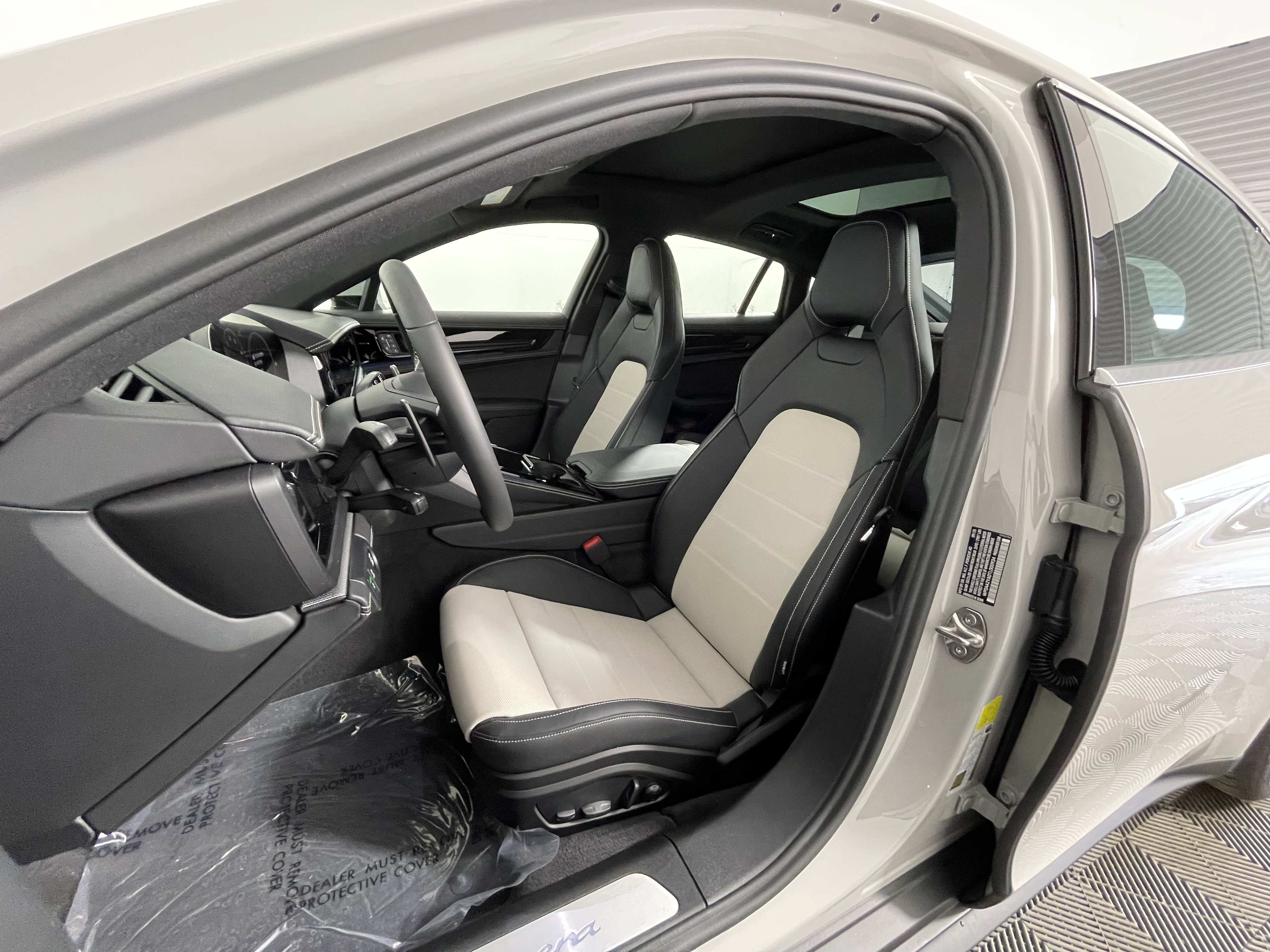 New 2026 Porsche Panamera RWD image 5