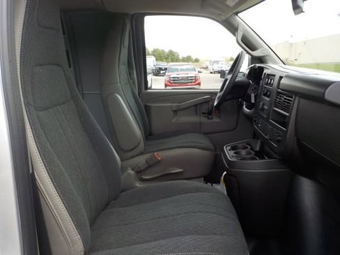 New 2026 GMC Savana 3500 Extended w/ Driver Convenience Package RWD image 21