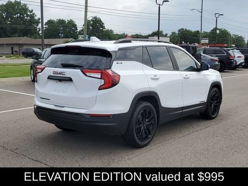 Used 2022 GMC Terrain SLE w/ Driver Convenience Package FWD image 4