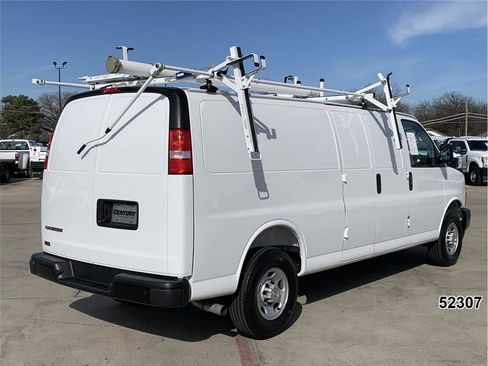 Used 2025 Chevrolet Express 2500 Extended w/ Communications Package image 7