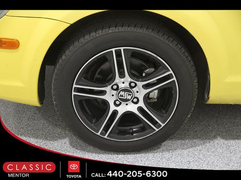 Used 2003 Toyota MR2 RWD image 21