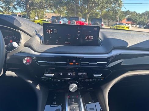 Used 2024 Acura MDX FWD image 18