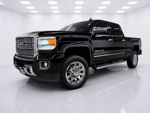 Used 2018 GMC Sierra 2500 Denali AWD/4WD image 9