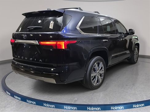 Used 2024 Toyota Sequoia Capstone image 6