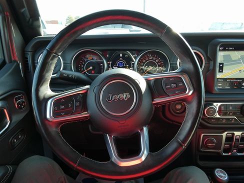 Used 2020 Jeep Wrangler Unlimited Sahara image 28