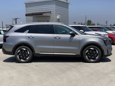 New 2026 Kia Sorento EX FWD image 2