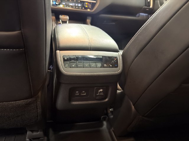 Used 2022 Nissan Pathfinder Platinum w/ Cargo Package AWD/4WD image 27