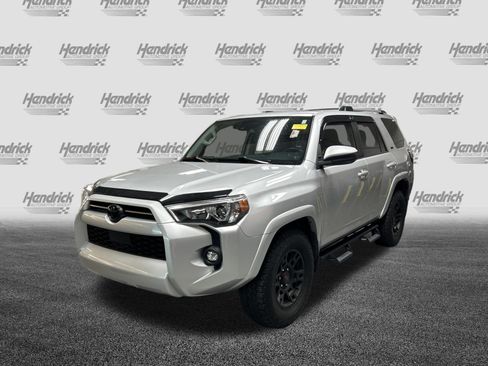 Used 2022 Toyota 4Runner SR5 RWD image 5