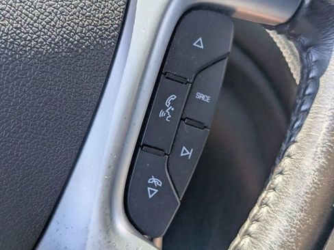 Used 2015 Chevrolet Traverse LT w/ Style and Technology Package FWD image 26