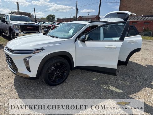 Certified 2025 Chevrolet Trax ACTIV w/ Sunroof Package image 26