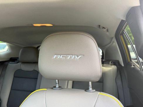 Used 2024 Chevrolet Trax ACTIV w/ Sunroof Package FWD image 18