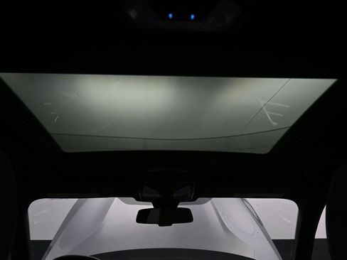 Used 2025 BMW 330i xDrive Sedan image 15