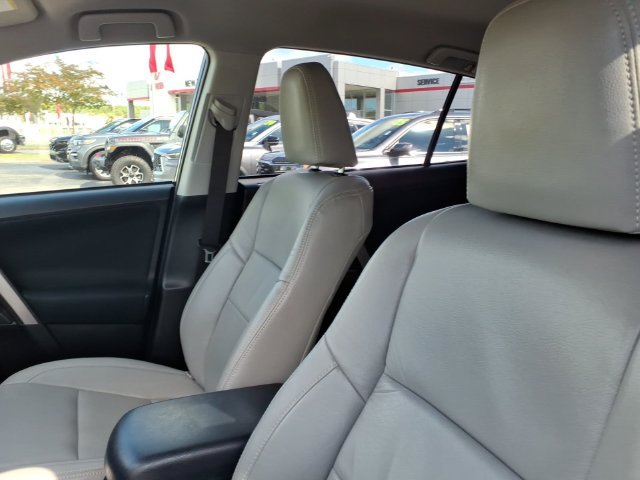 Used 2017 Toyota RAV4 LE FWD image 15