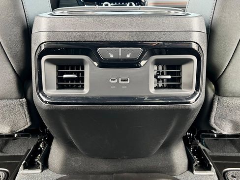 Used 2025 GMC Sierra 1500 AT4 w/ AT4 Premium Package image 23