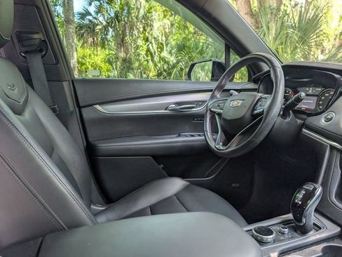 Used 2021 Cadillac XT6 Luxury FWD image 13