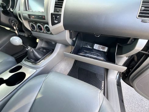Used 2006 Toyota Tacoma X-Runner image 34