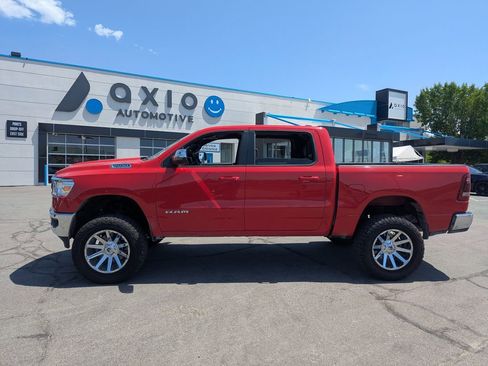 Used 2024 RAM 1500 Laramie AWD/4WD image 9