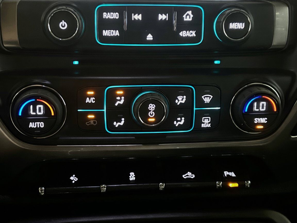 Used 2018 Chevrolet Silverado 1500 LTZ w/ LTZ Plus Package AWD/4WD image 11