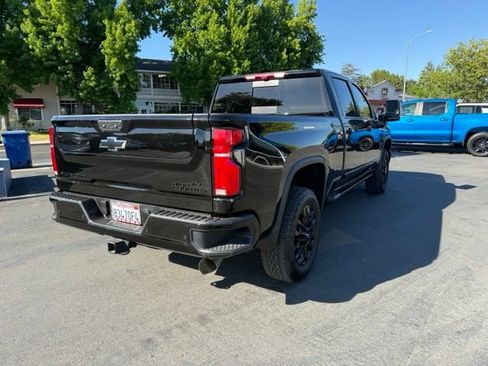 Used 2025 Chevrolet Silverado 2500 High Country w/ High Country Premium Package AWD/4WD image 6