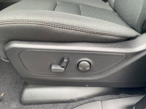 New 2026 RAM 1500 4x4 Crew Cab image 16