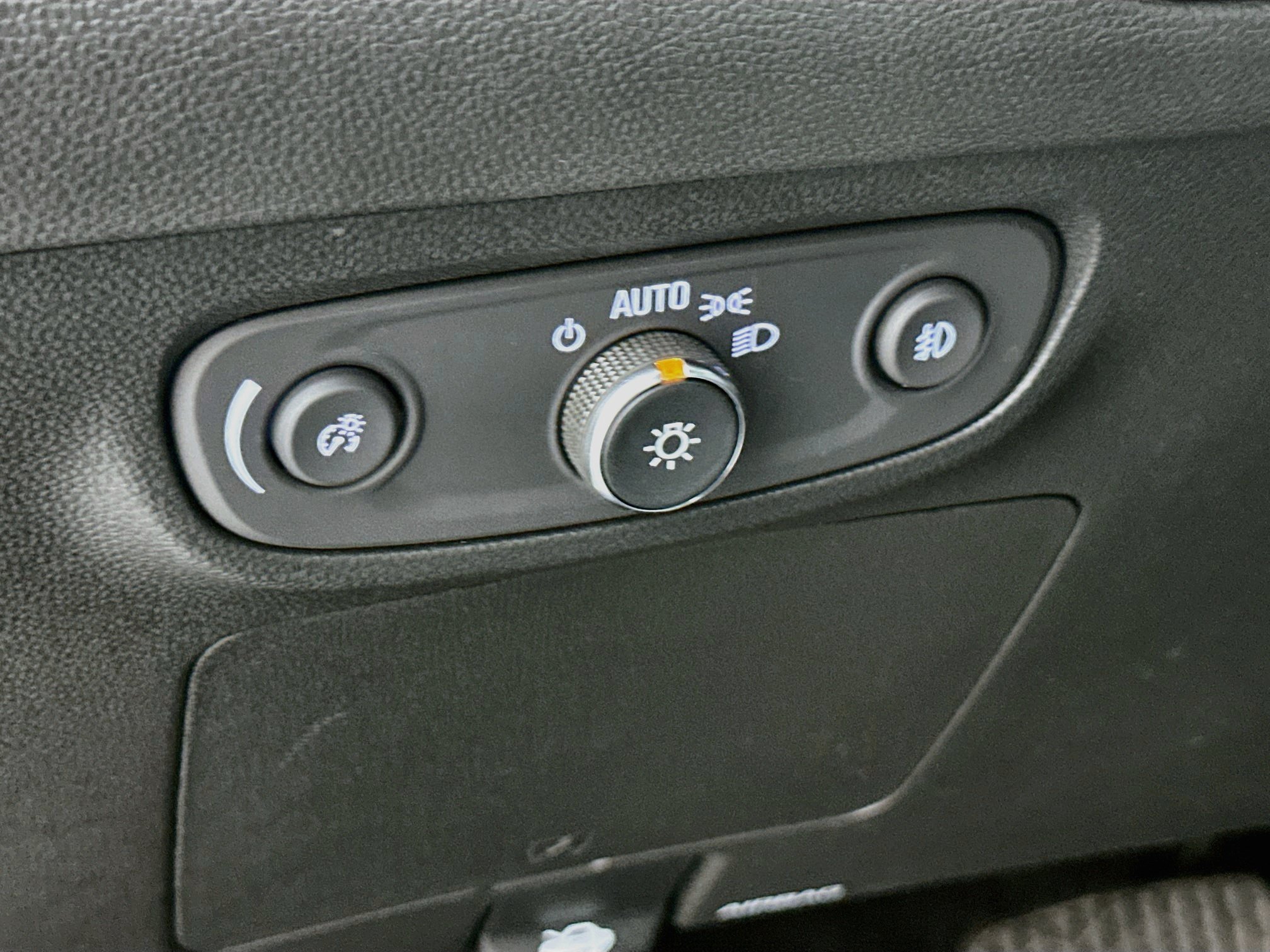 Used 2023 Buick Encore GX Preferred w/ Cold Weather Comfort Package FWD image 16