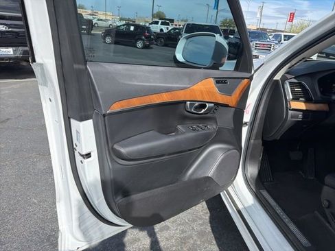 Used 2024 Volvo XC90 B5 Plus image 18