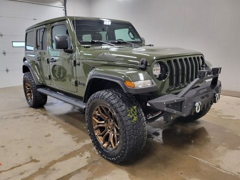 Used 2023 Jeep Wrangler Unlimited Sahara AWD/4WD image 13