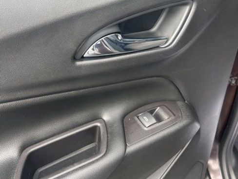 Used 2020 Chevrolet Equinox LT image 13
